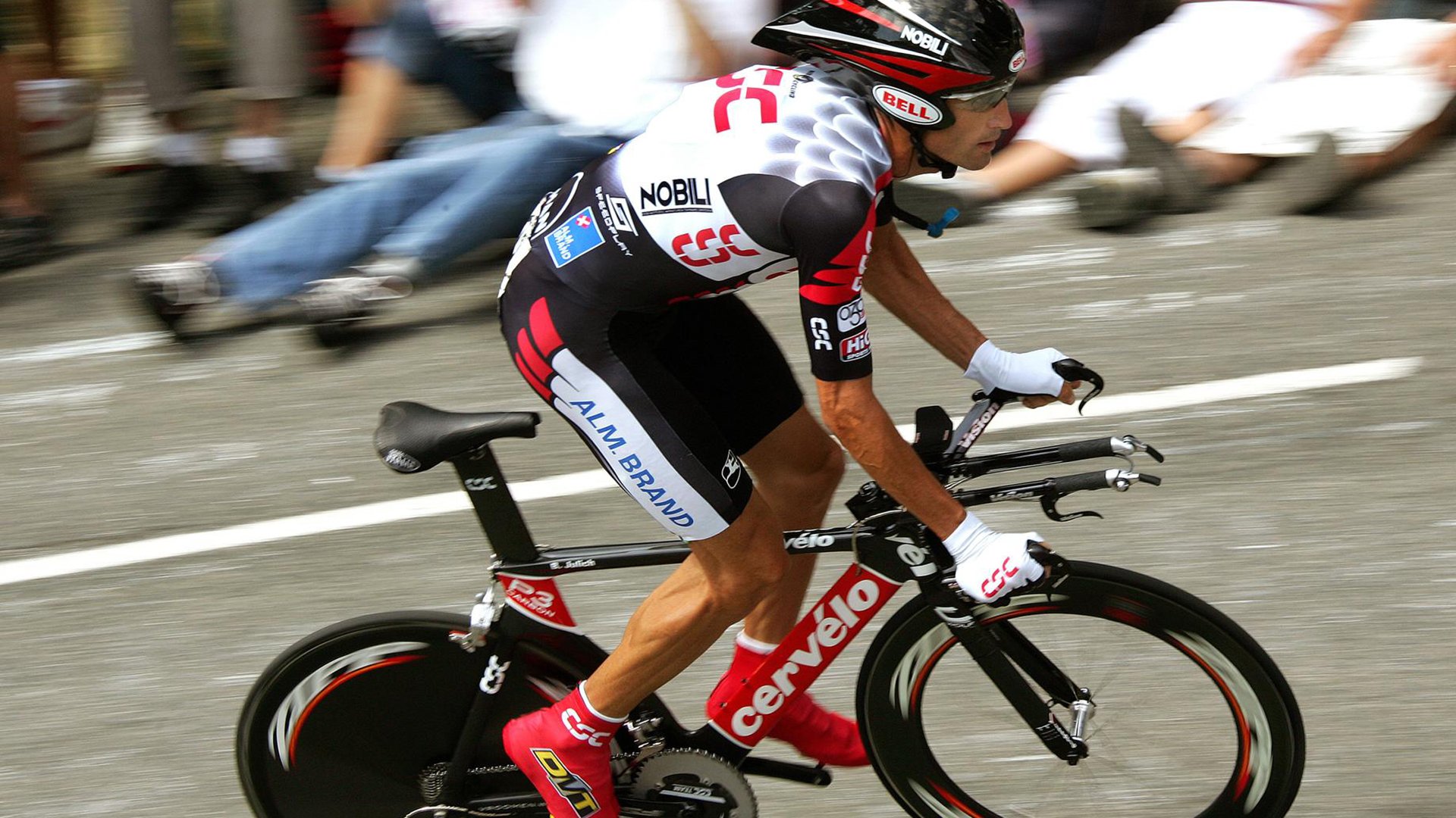 约基奇彻底打爆防线,深圳队速胜魔术